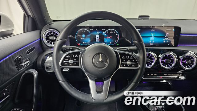 Mercedes-Benz A-Class 2023 — photo 18