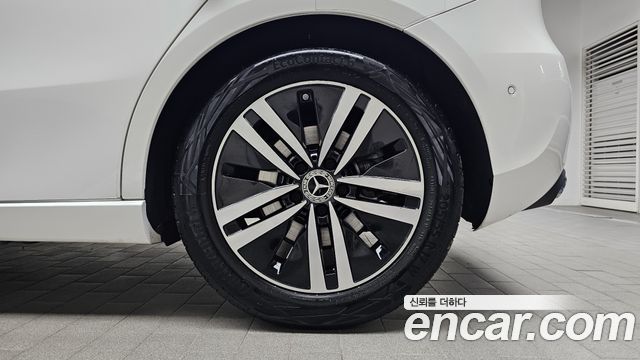 Mercedes-Benz A-Class 2023 — photo 7