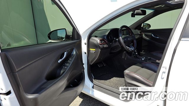 Hyundai i30 2017 — photo 10