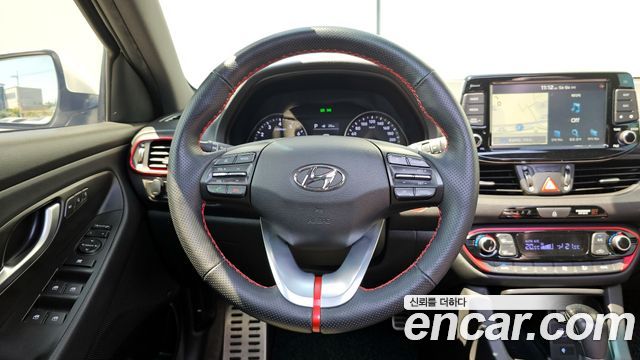 Hyundai i30 2017 — photo 13