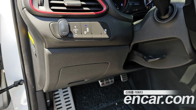 Hyundai i30 2017 — photo 19