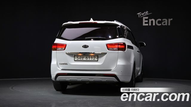 Kia Canival 2016 — photo 4