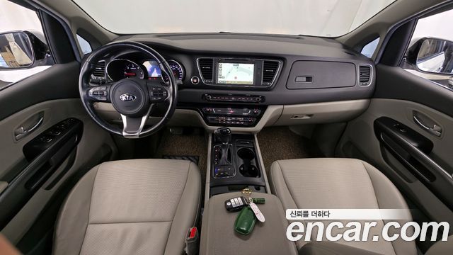 Kia Canival 2016 — photo 10