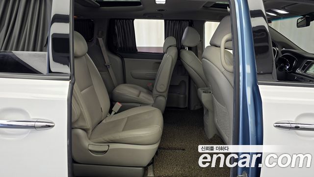 Kia Canival 2016 — photo 17