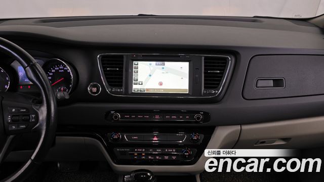 Kia Canival 2016 — photo 19