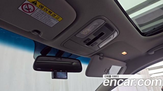 Kia Canival 2016 — photo 22