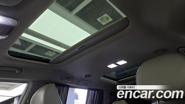 Kia Canival 2016 — photo 23