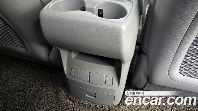 Kia Canival 2016 — photo 25