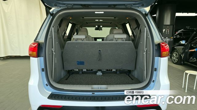 Kia Canival 2016 — photo 26