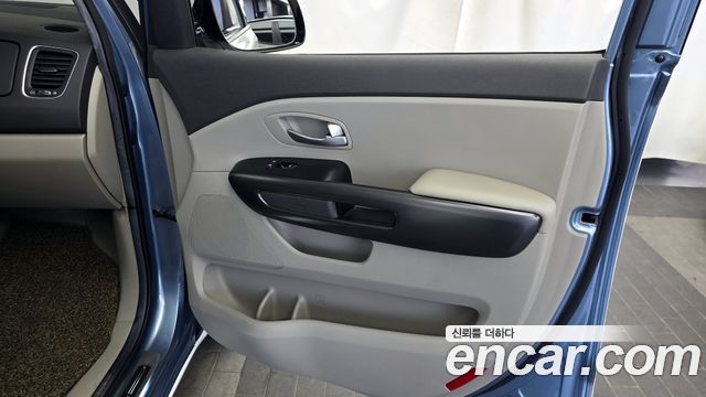 Kia Canival 2016 — photo 15
