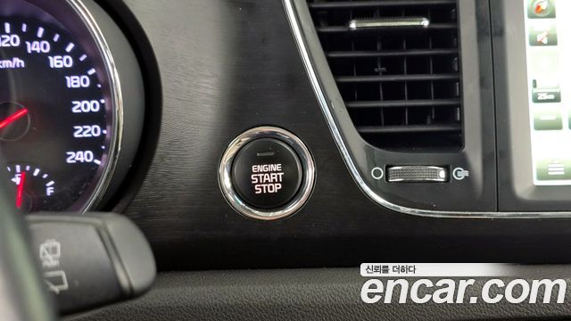 Kia Canival 2016 — photo 29