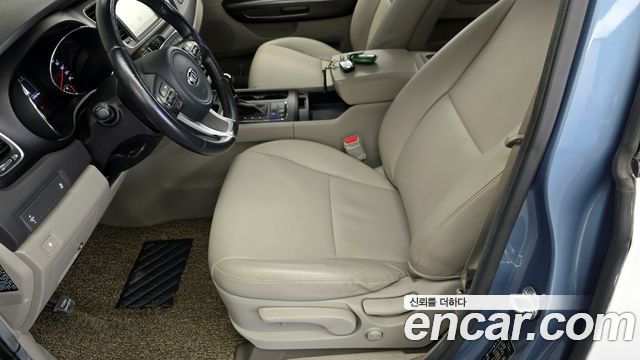 Kia Canival 2016 — photo 31