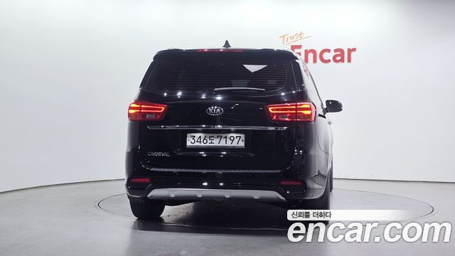 Kia Canival 2019 — photo 4