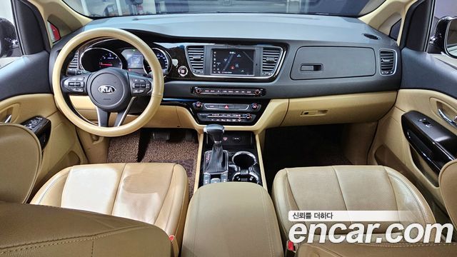 Kia Canival 2019 — photo 7