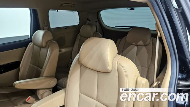 Kia Canival 2019 — photo 13