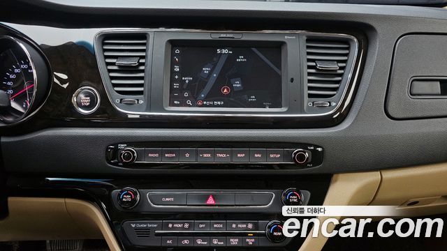Kia Canival 2019 — photo 15