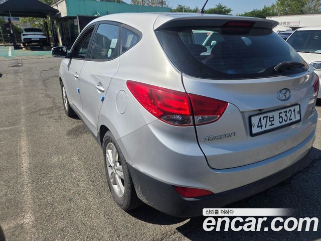 Hyundai Tucson 2011 — photo 2