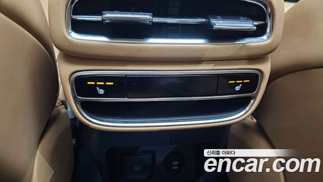 Genesis GV80 2020 — photo 28