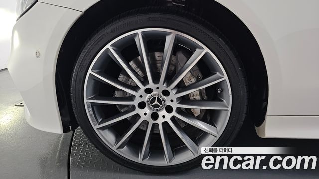 Mercedes-Benz E-Class 2020 — photo 5