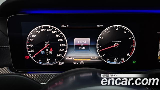 Mercedes-Benz E-Class 2020 — photo 11