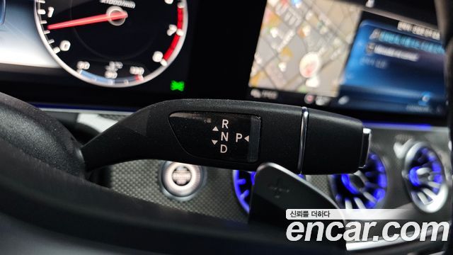 Mercedes-Benz E-Class 2020 — photo 12