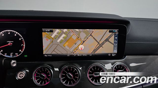 Mercedes-Benz E-Class 2020 — photo 18