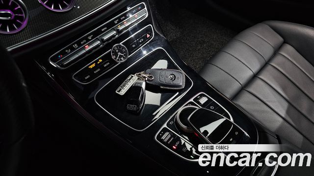 Mercedes-Benz E-Class 2020 — photo 25