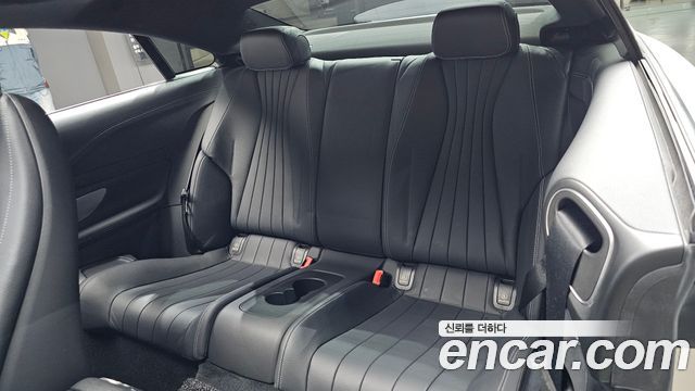 Mercedes-Benz E-Class 2020 — photo 26