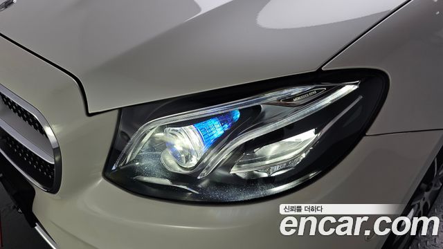Mercedes-Benz E-Class 2020 — photo 8