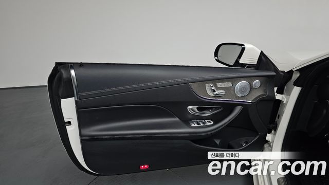 Mercedes-Benz E-Class 2020 — photo 15