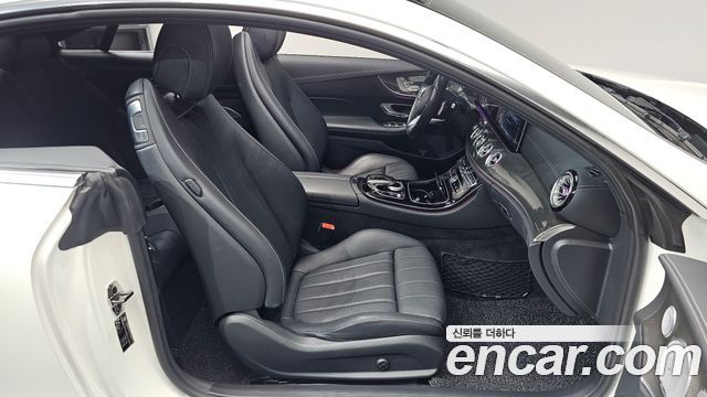 Mercedes-Benz E-Class 2020 — photo 16