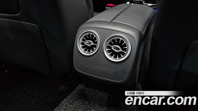 Mercedes-Benz E-Class 2020 — photo 31