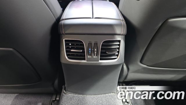 Genesis G80 2018 — photo 33