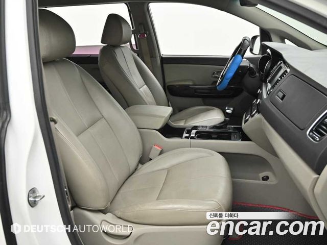 Kia Canival 2017 — photo 10