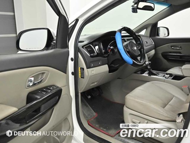 Kia Canival 2017 — photo 11