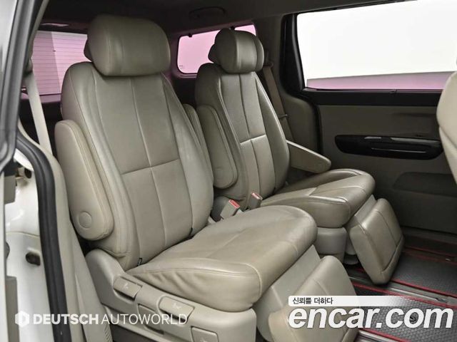 Kia Canival 2017 — photo 12