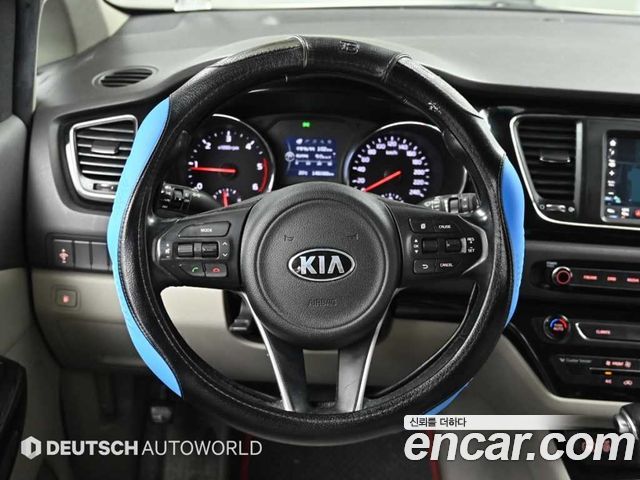 Kia Canival 2017 — photo 13