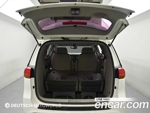 Kia Canival 2017 — photo 19
