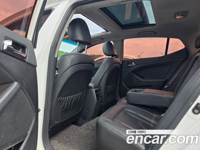 Kia K5 2011 — photo 8