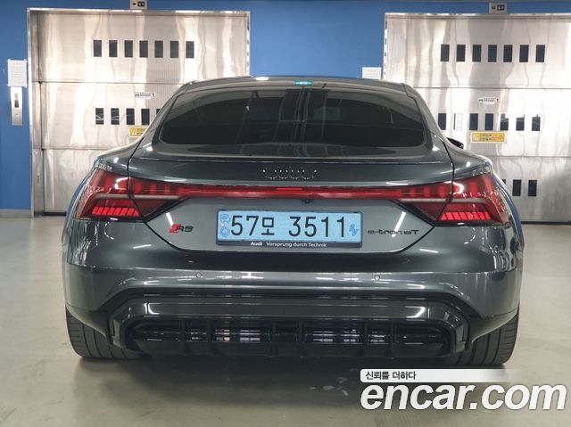 Audi RS e-tron GT 2022 — photo 5