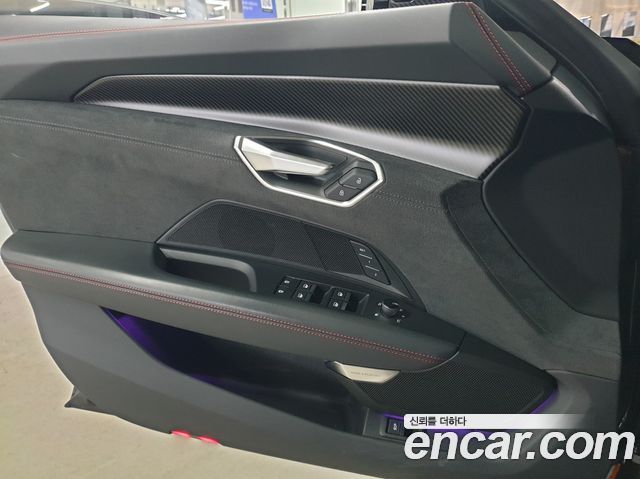 Audi RS e-tron GT 2022 — photo 12