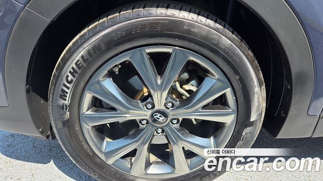 Hyundai Santafe 2017 — photo 9