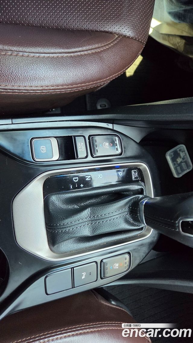 Hyundai Santafe 2017 — photo 13