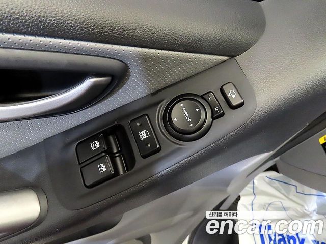 Hyundai Starex 2018 — photo 12