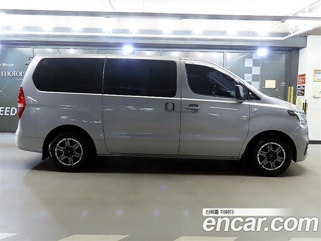Hyundai Starex 2018 — photo 17