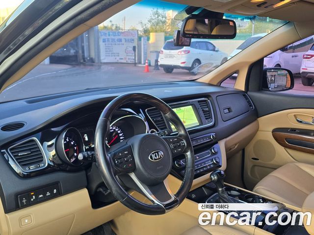 Kia Canival 2016 — photo 6