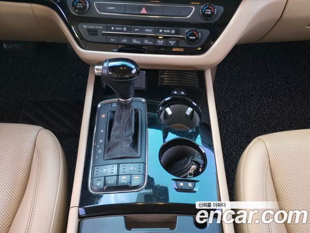 Kia Canival 2016 — photo 13