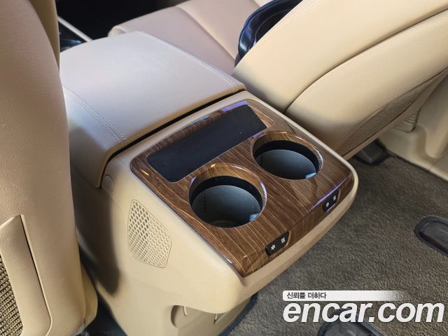 Kia Canival 2016 — photo 20