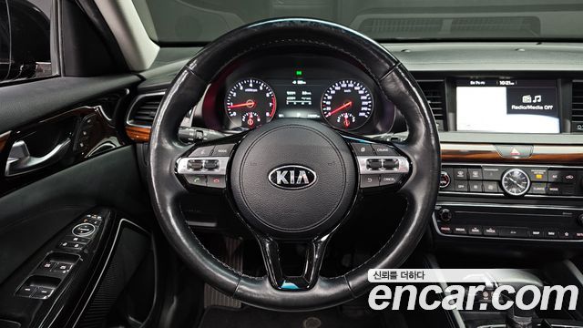 Kia K7 2017 — photo 19