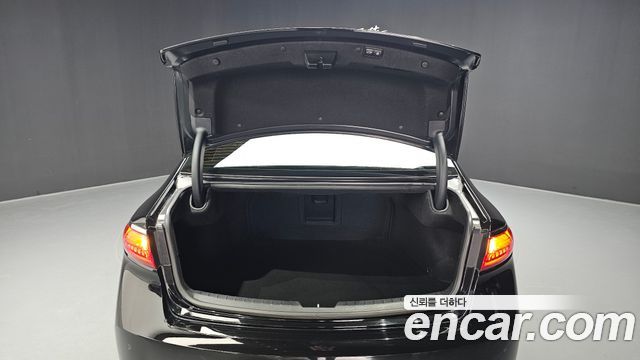 Kia K7 2017 — photo 26